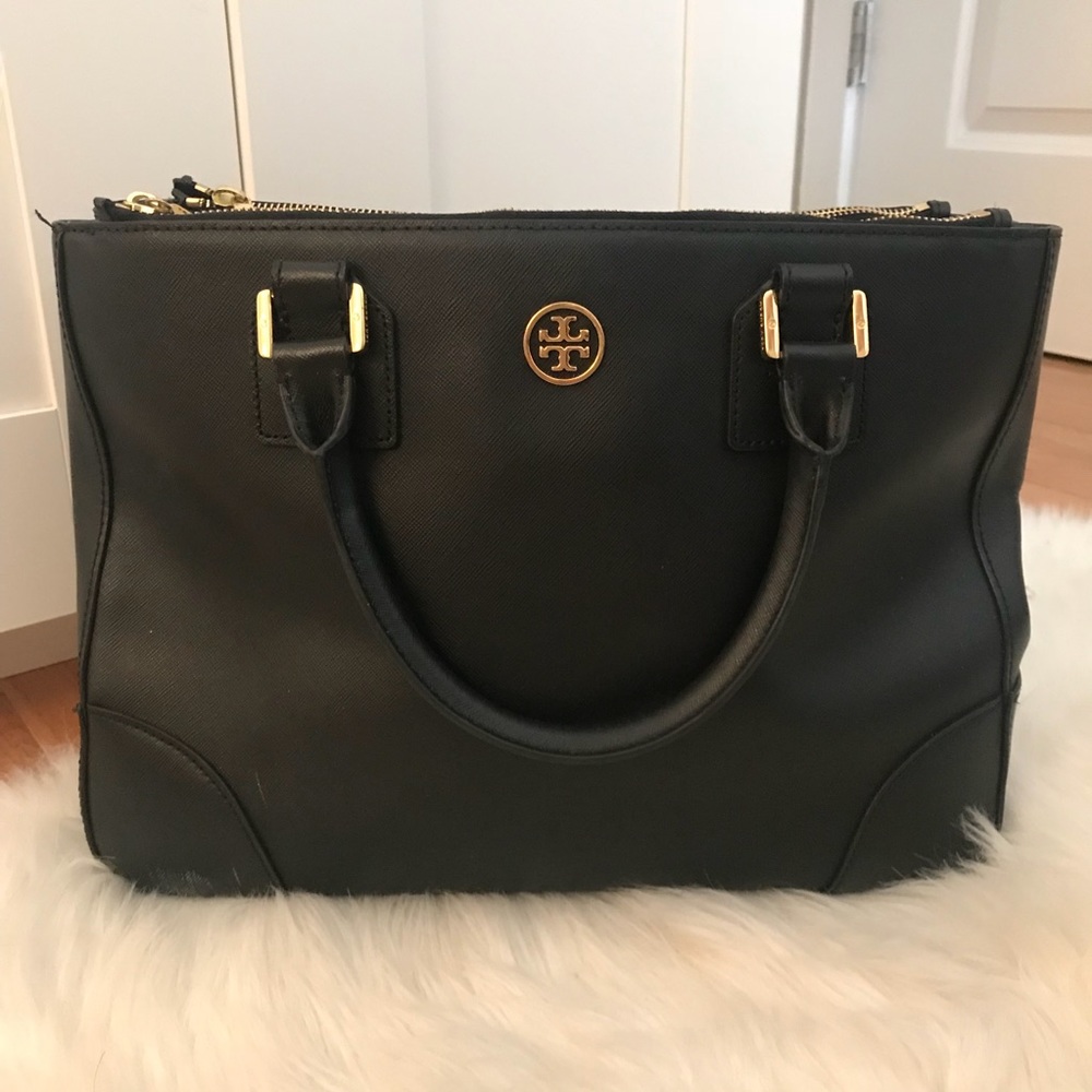 Tory Burch Robinson Tote!! 💗